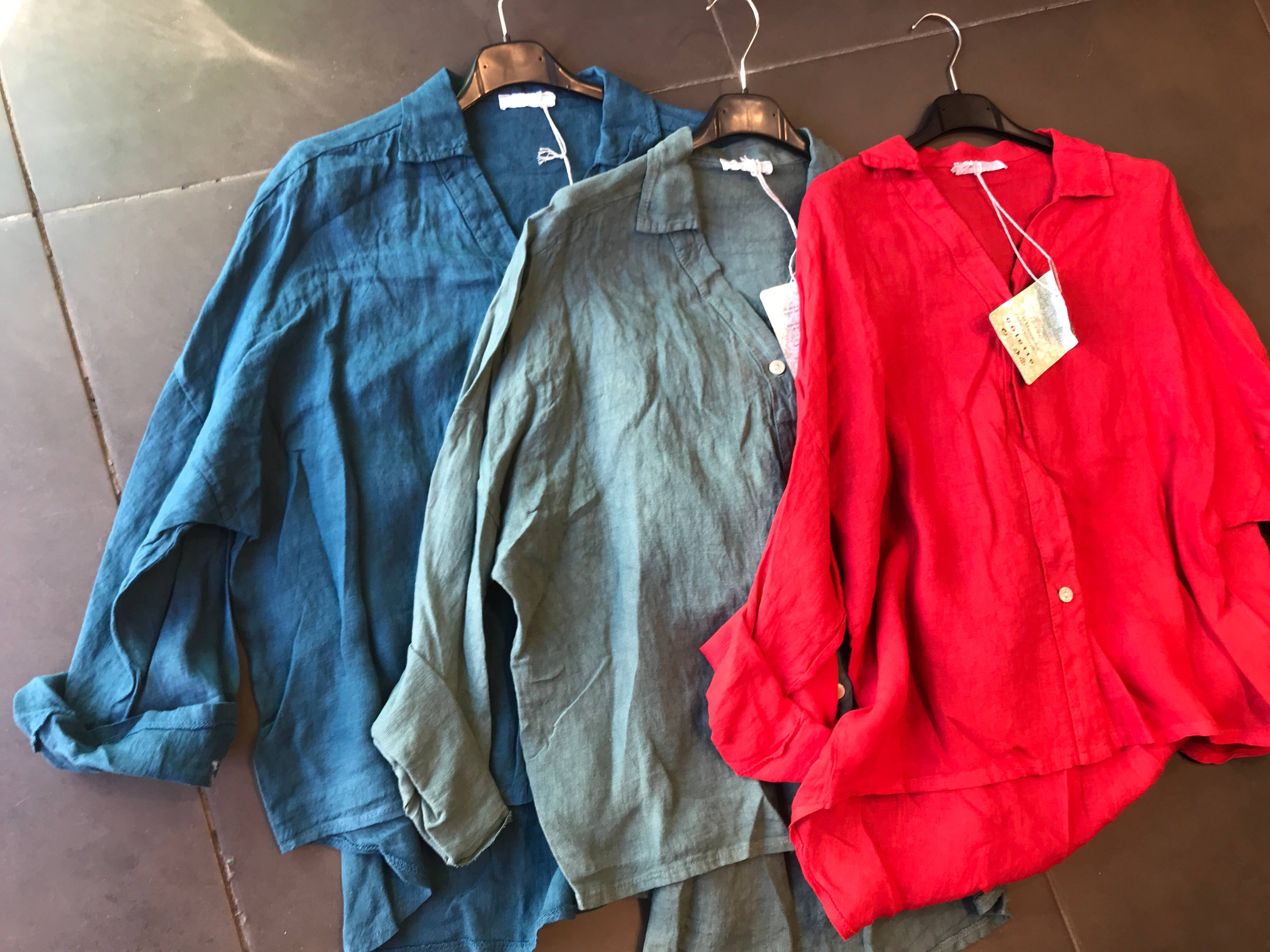 la maison des fibres naturelles – Engroshandel Skjorte med buttondown – til kvinder – Hørskjorte med sidelommer og bagplissering31