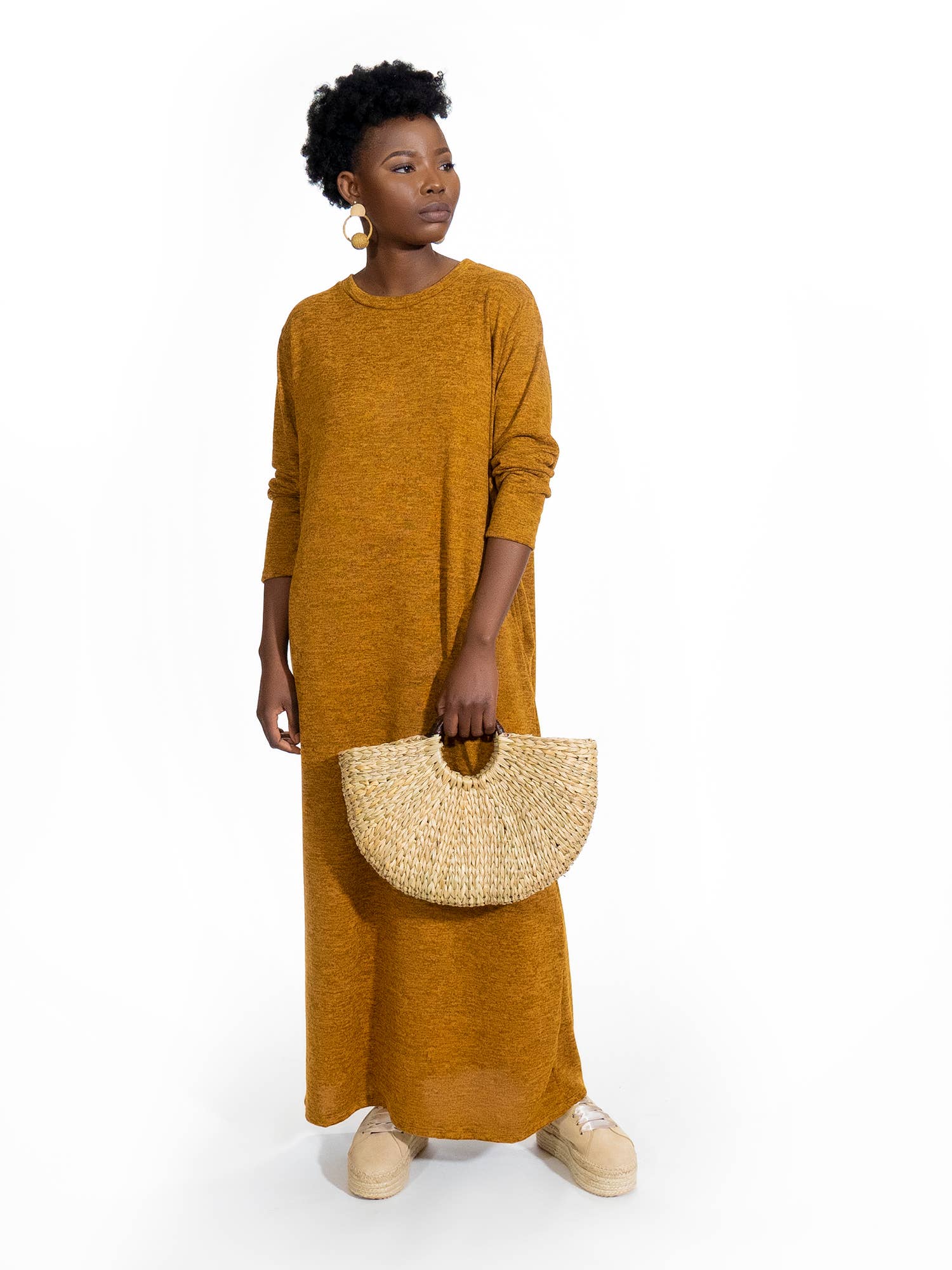 SOHUMAN – Großhandel Tragetasche – Damen – Geflochtener Korb mit rundem braunem Griff aus Raffia und Leder6