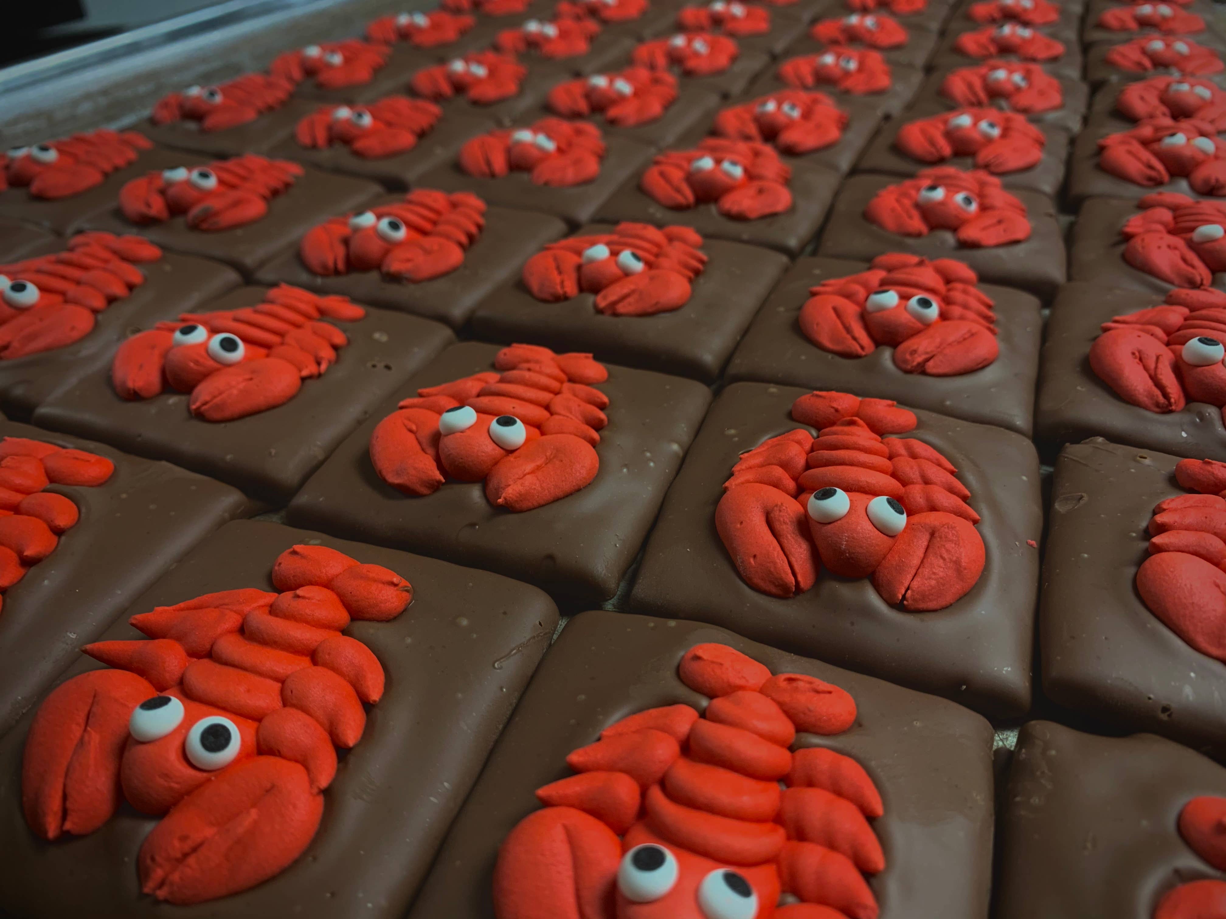 O'Shea's Candies Sweet Shop - Wholesale Chocolate Covered Sweets - O’Grahams Jumbo Lobster 🦞 Theme - Milk Chocolate 2 PACK4