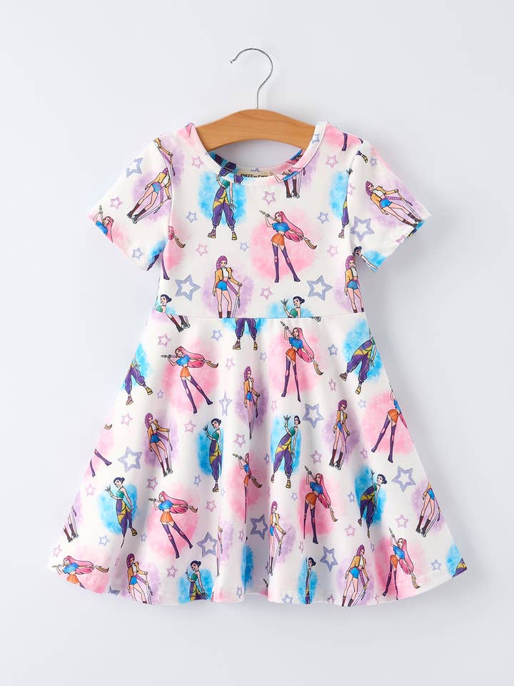 Sommer Popstjerne Print Pige Snurrekjole med Korte Ærmer for engroshandel hos Rylee Faith Designs