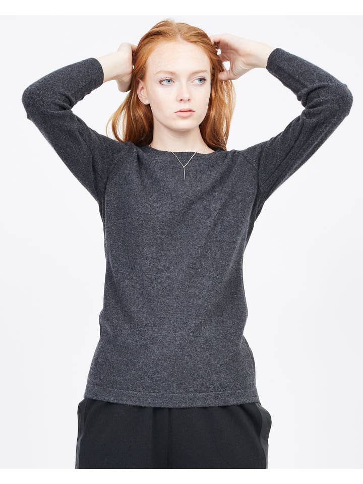 QUINN - Wholesale Knitted jumper – Women′s - ALISA Essential Cashmere Crew12