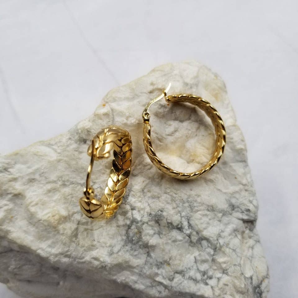 The Pretty Jewellery - Wholesale Hoop Earrings - Gold Braided Hoops Earrings - 25mm0