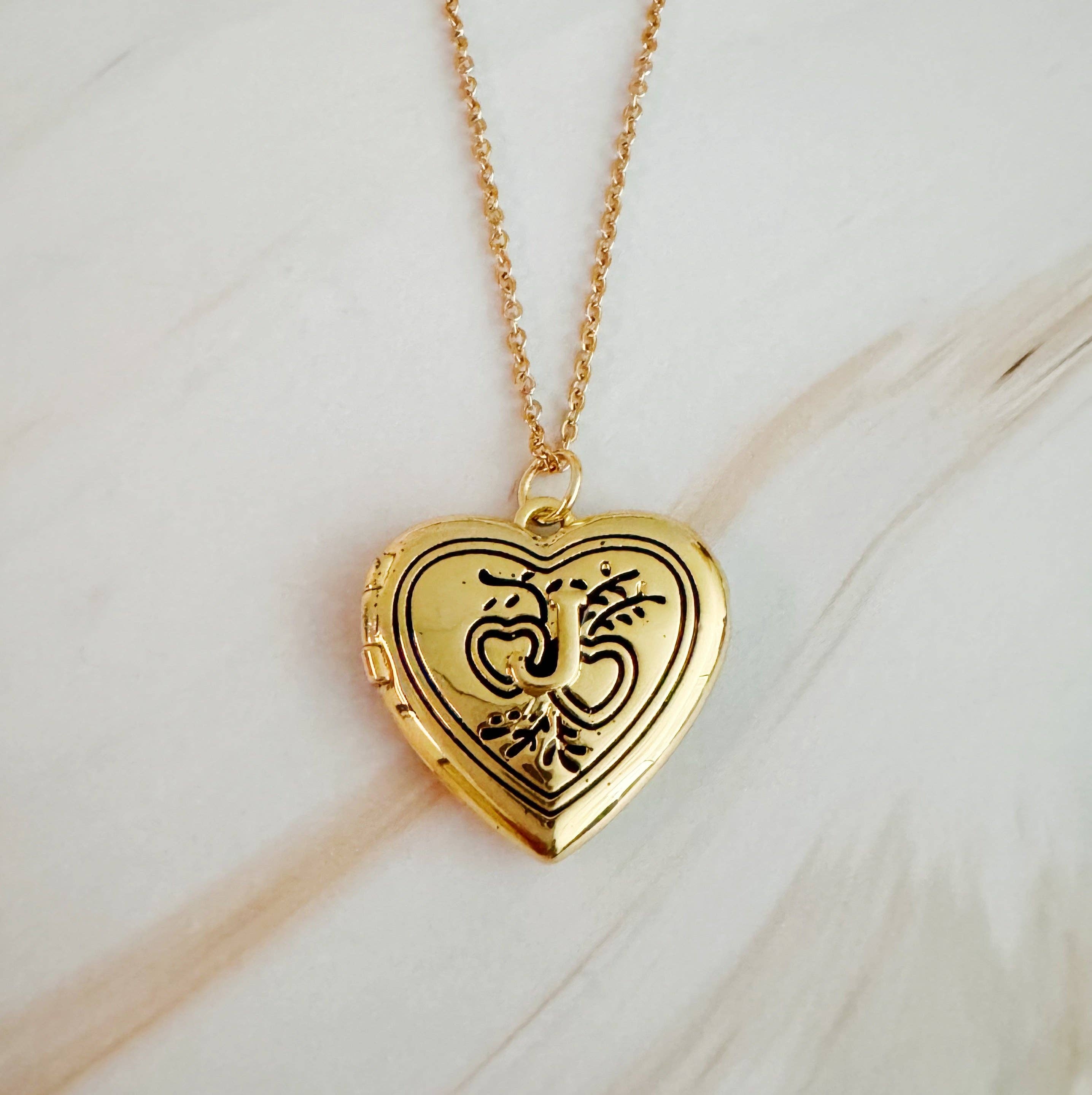 Ellison+Young - Wholesale Locket Necklace - Nostalgic Heart Initial Open Locket Necklace7