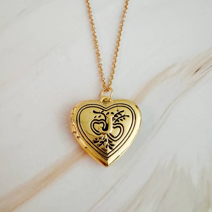 Ellison+Young - Wholesale Locket Necklace - Nostalgic Heart Initial Open Locket Necklace7