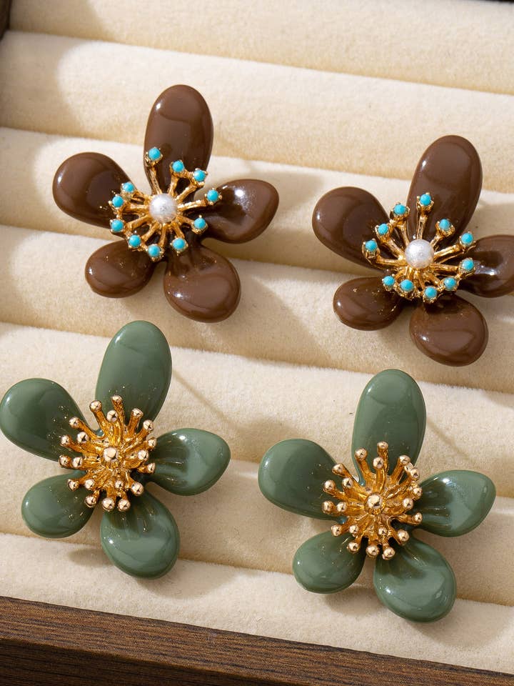 RESIN VINTAGE FLORAL GOLD EARRINGS | 80E61521 for wholesale by JOSSLYN by wall to wall