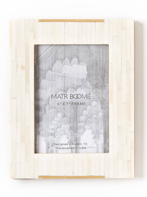 Mukhendu 5x7 fotolijst - gesneden bot, koperen accent voor wholesale door Matr Boomie Fair Trade