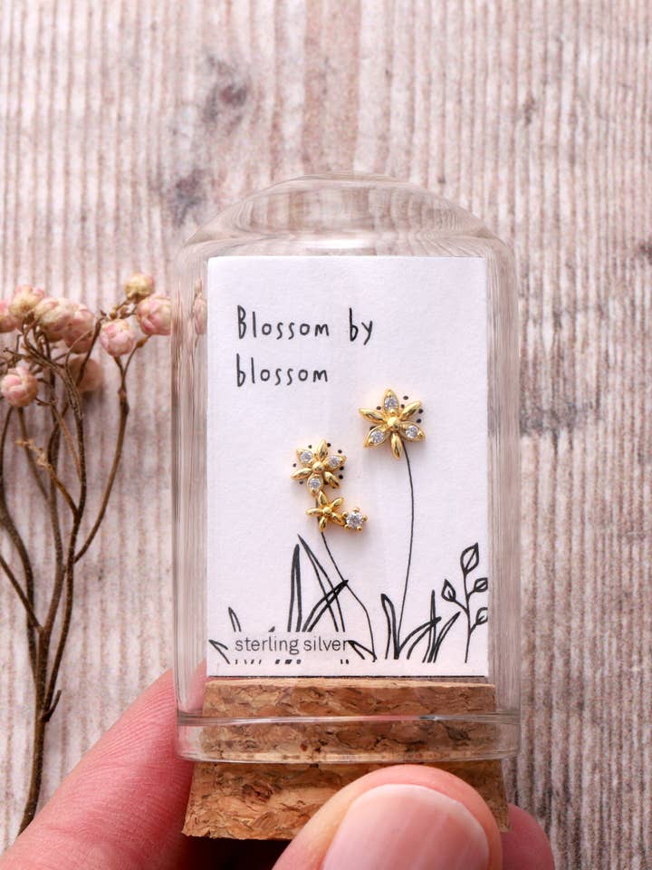 TT51097 BLOSSOM BY BLOSSOM Asymmetric flower earrings /GOLD for wholesale by Attic creations