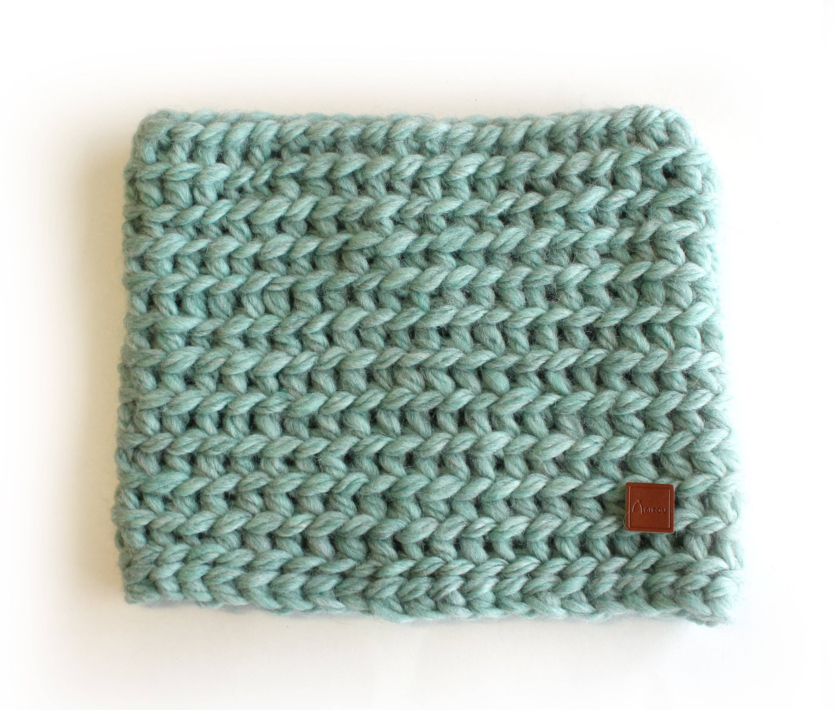 Gibou – wholesale Mössa - Dam – Handstickad halsvärmare2