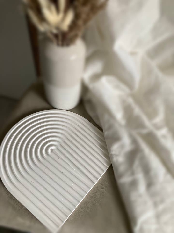 Medium Rainbow Tray for wholesale by Suri & Co.Ch