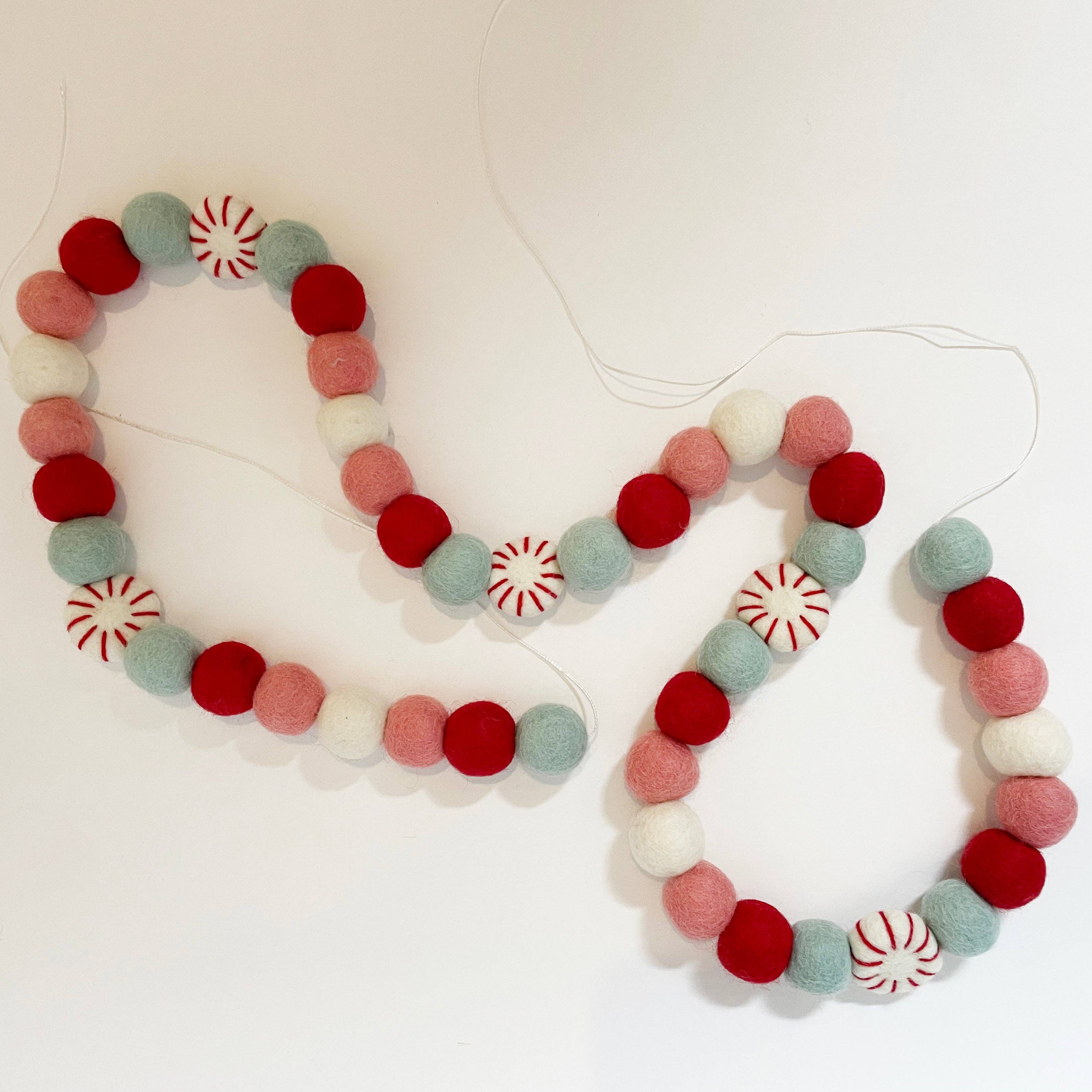 Decomod – Arco de bandeirinhas por atacado – Grinalda de Bolas de Feltro de Hortelã-Pimenta1
