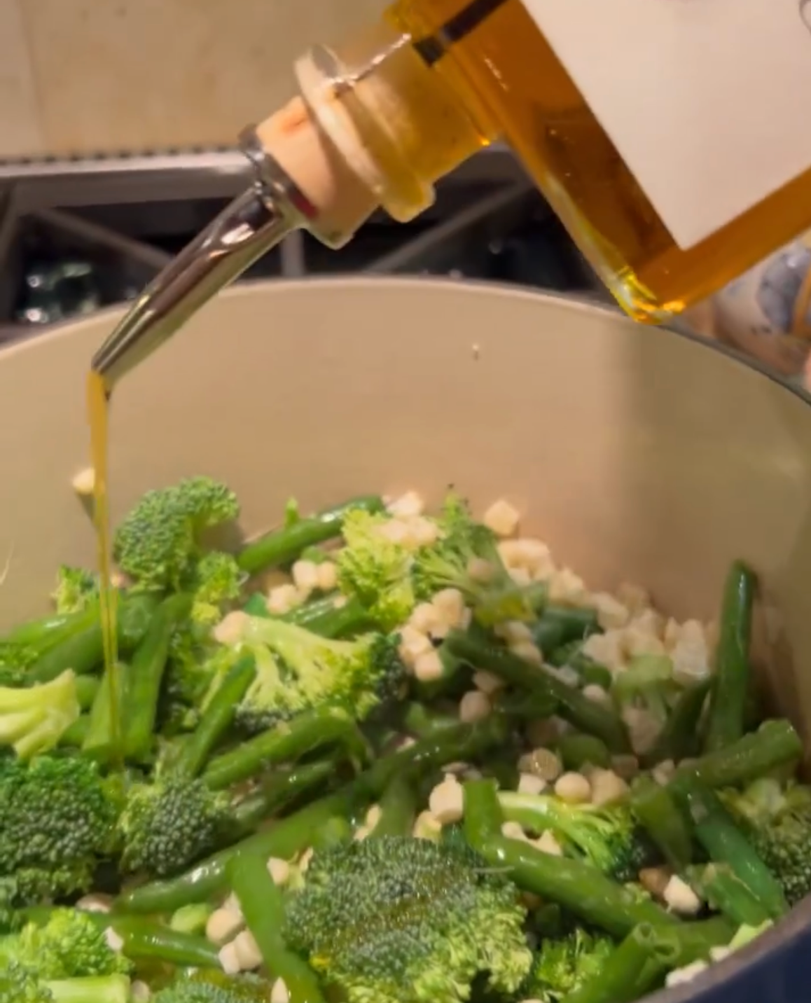 Della Terra Oils - Wholesale Olive Oil - 2024 Organic Extra Virgin Chili Oil (Habañero)3