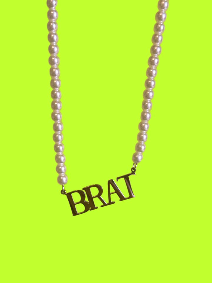 Collana di perle Brat per la vendita all'ingrosso da parte di The Peach Fuzz