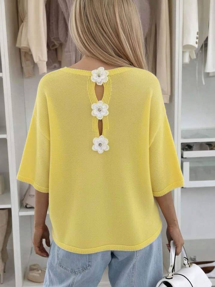 Jumper en tricot léger en tissu à mailles ouvertes avec appliqué floral Phoebe - Jaune pour la vente par Catwalk Wholesale