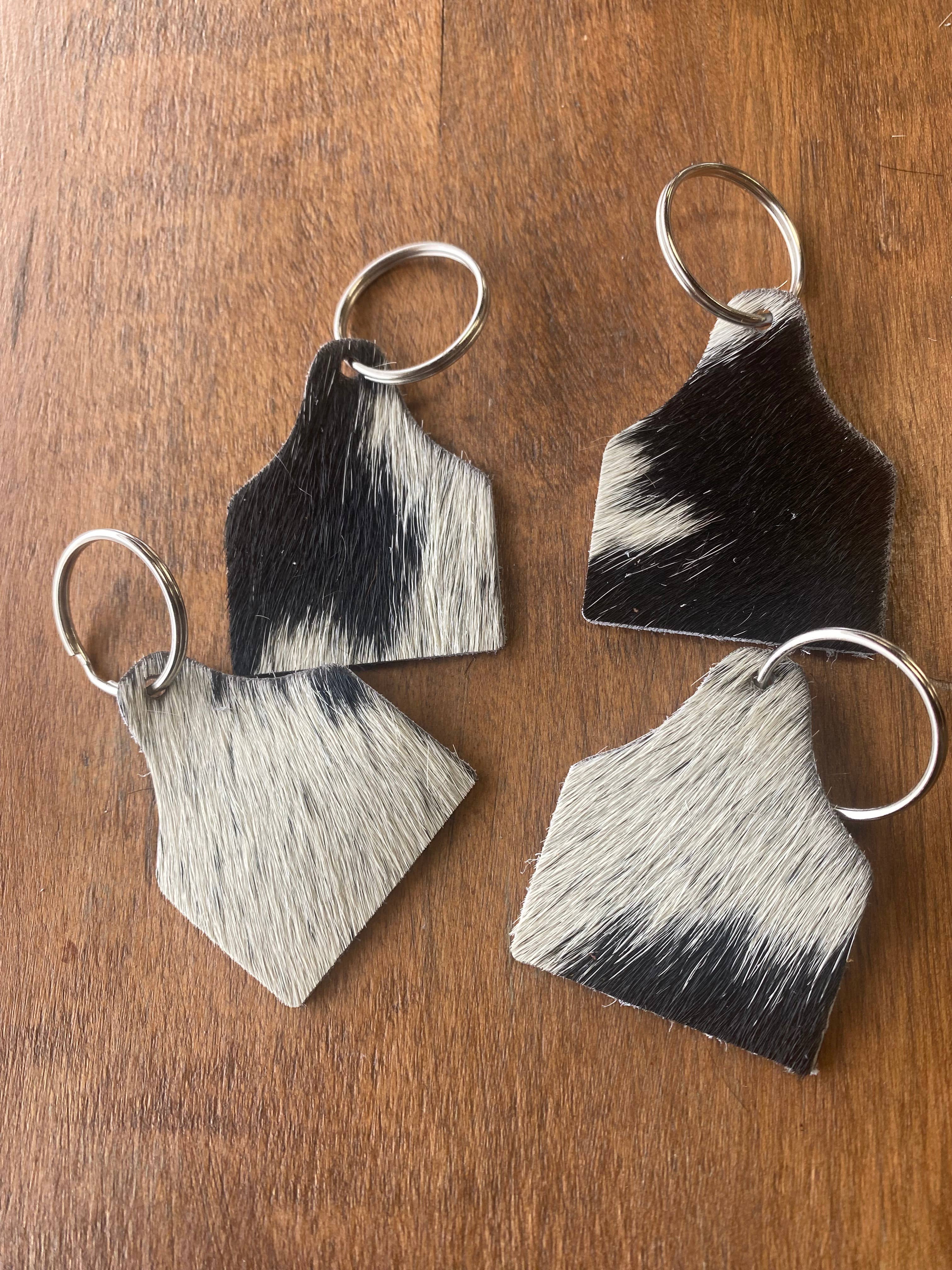 AB Tack Design - Wholesale Sleutelhanger - Dames - Haarkoeienprint oormerk sleutelhanger1