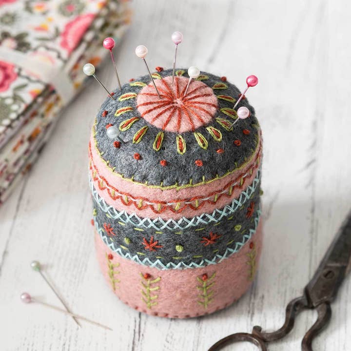 Corinne Lapierre Limited - Wholesale Craft Sewing Kit - Pincushion Felt Craft Mini Kit0