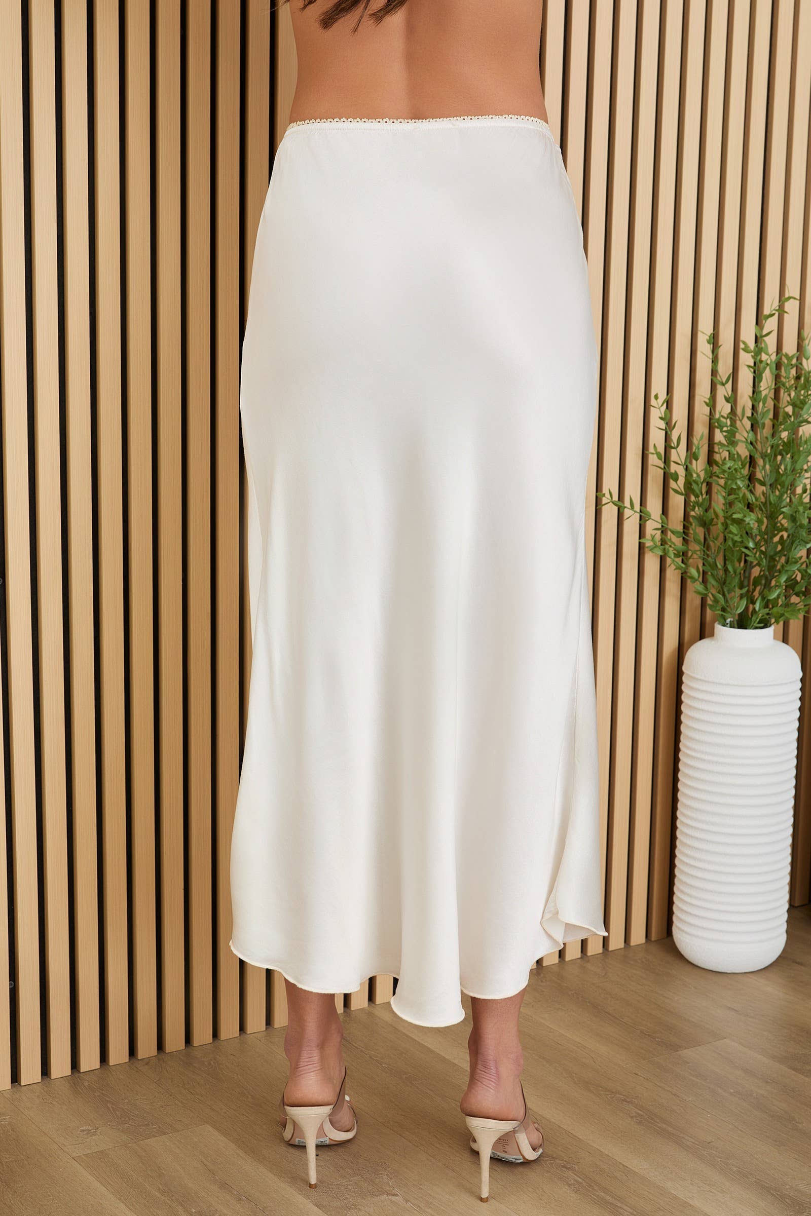 MILIO MILANO – wholesale Kjol - Dam – SILKESLIPSKJOL MED SPETSELASTISK MIDJEBAND (9298/235110)7