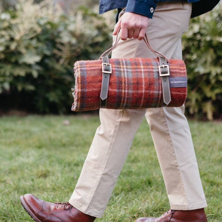 TBCo - Wholesale Picnic Basket - Leather Picnic Carrier2