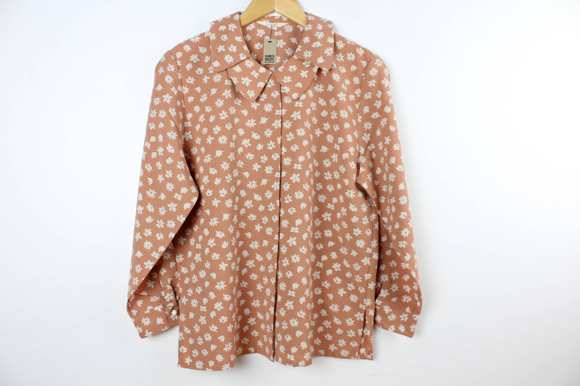 Sun's Out! - Vendita all'ingrosso Camicetta - Donna - Blusa a maniche lunghe con bottoni di seconda mano - Originale26