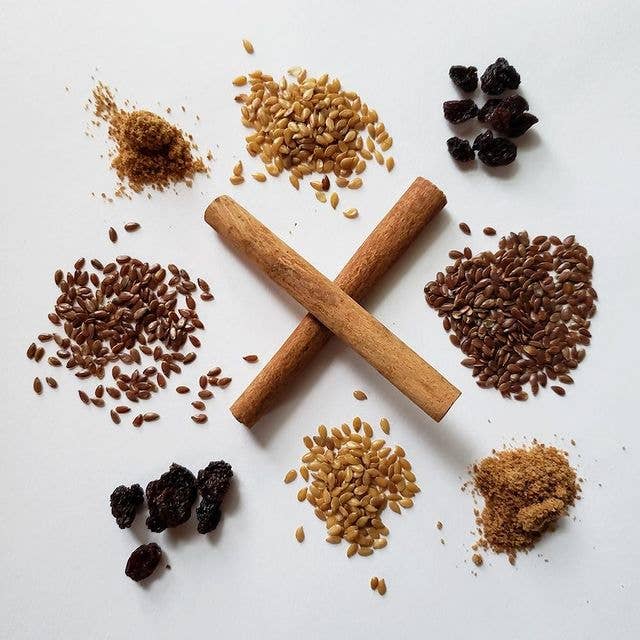 Dr. In The Kitchen, LLC - Wholesale Crackers - Flackers Organic Flax Seed Crackers, Cinnamon & Currant4