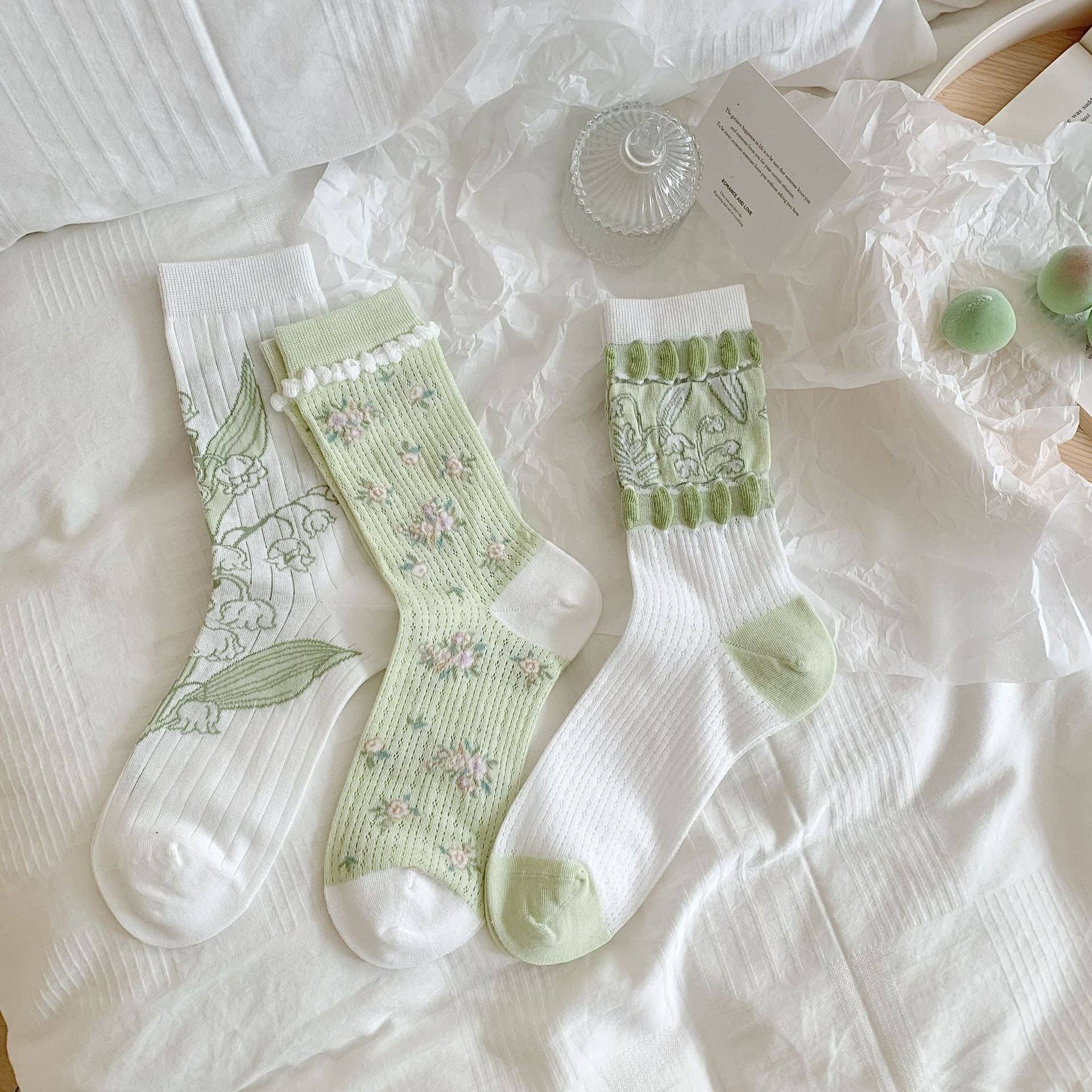 Funkyrel® Atzbranding Limited - Wholesale Socks - Women's - Rufia - Sweet Lily of The Valley Patterned Socks3