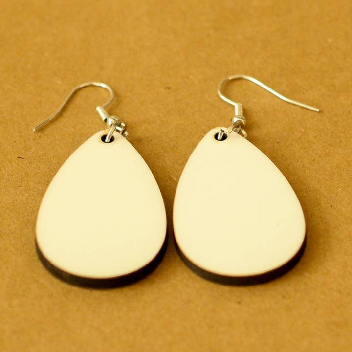 1 paire de boucles d'oreilles pour la vente par Five Red Engraving