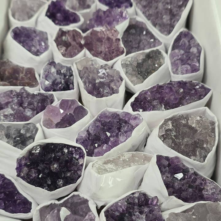 Clusters de Ametista ~ Cristais por Atacado ~ Minerais Brutos por atacado de Aquamarine Daydream Wholesale