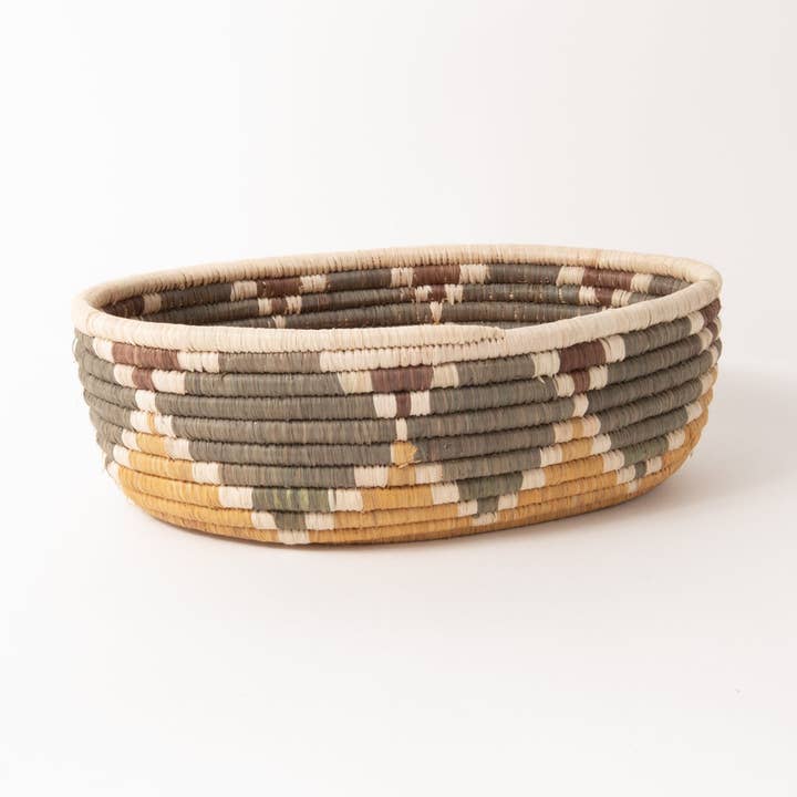 Petit panier à pain en diamant ~ Collection Élevée pour la vente par MAADILI COLLECTIVE