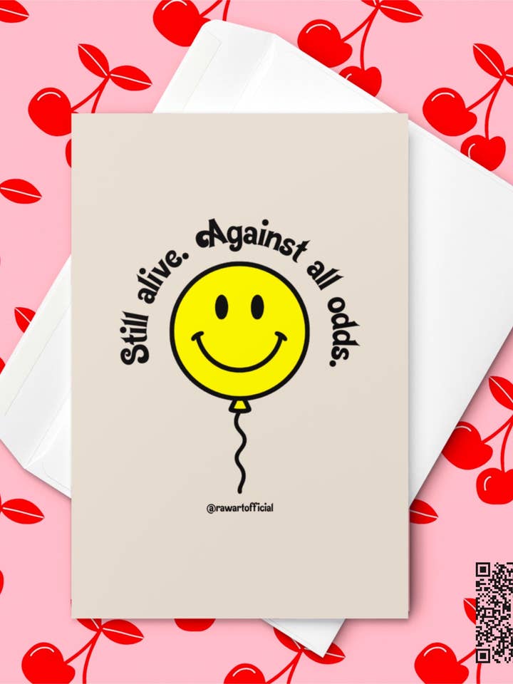 Carte d'anniversaire drôle toujours en vie : Ballon rétro souriant, humour sarcastique pour la vente par Hot Mess Paper Co.