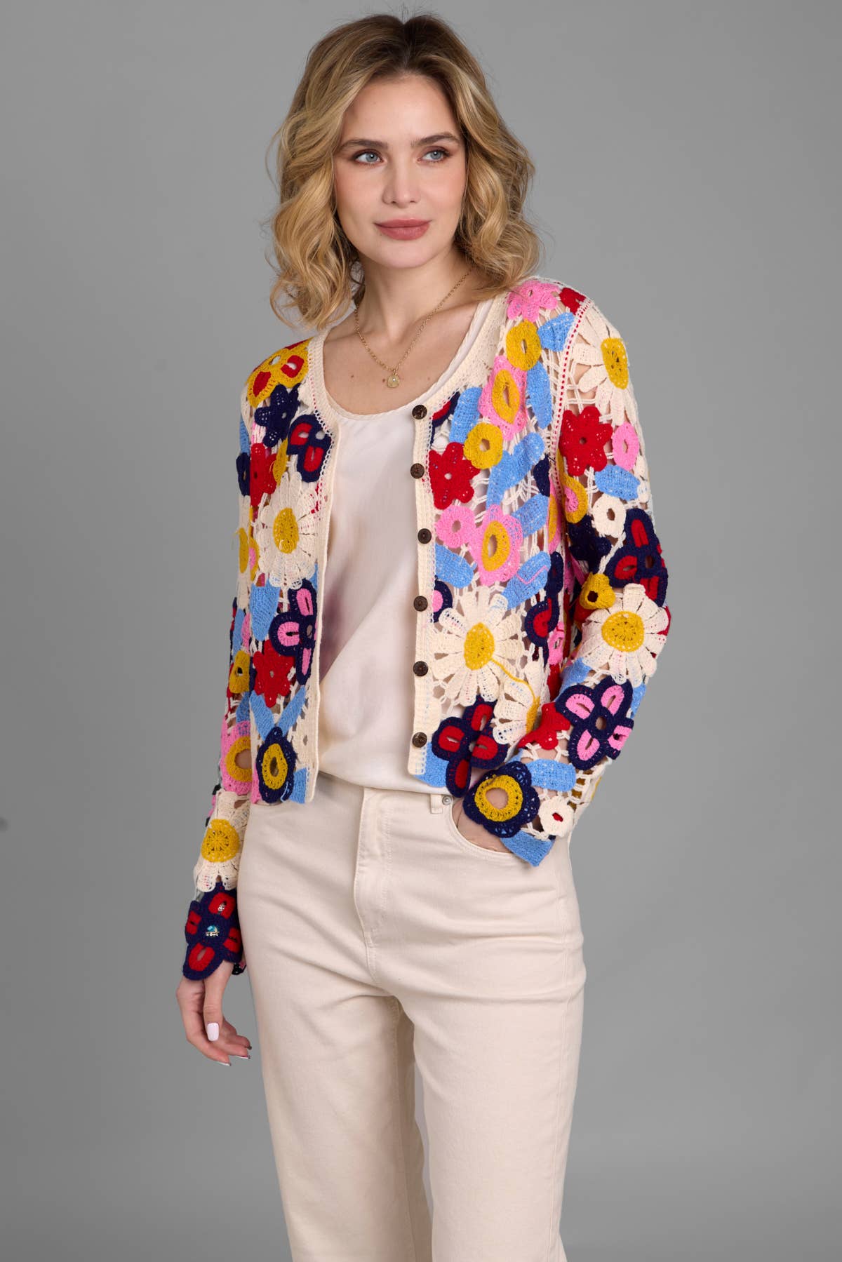 SAACHI – Großhandel Jacke – Damen – Bunter Häkel-Cardigan mit Blumenmuster, kurz geschnitten13