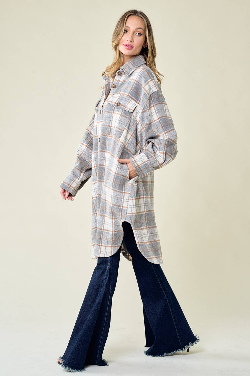 Saints & Hearts – wholesale Skjortjacka/jackett – Dam – SIJ5124H GRÅ TJOCK/TUNG KNAPPKNÄPPNING MED RUTIGT TRYCK3