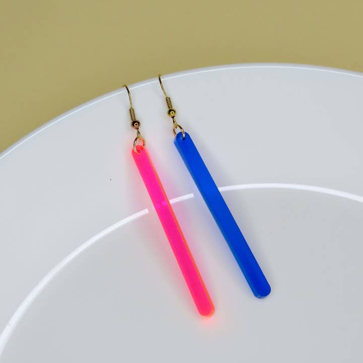 Niemalsmehrohne – wholesale Hängande örhängen – niemalsmehrohne x Kunstmuseum Basel Edition – neon lights nr 4 – örhängen1