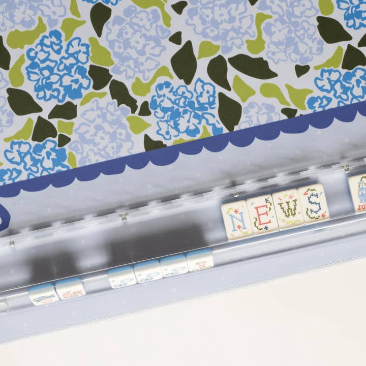 Miss Mahjong - Wholesale Board Game - Clear Acrylic Racks with Scalloped Pusher4