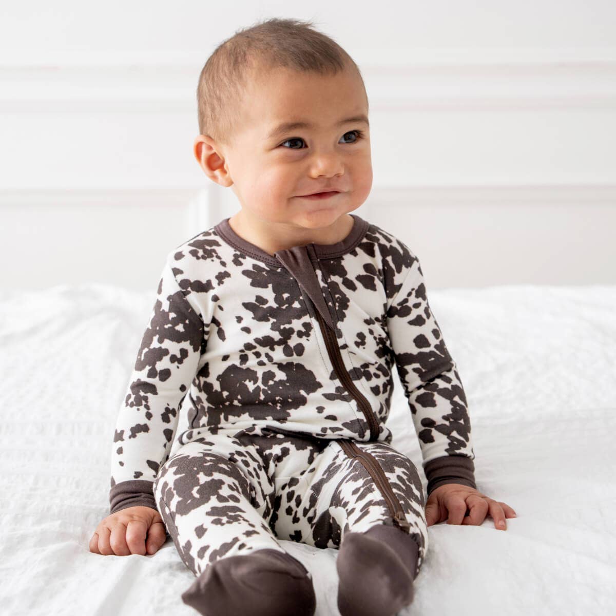 Dreamland Baby – Engroshandel Natdragt – til baby – Baby Bambus Pyjamas med DreamCuffs® - Ko0
