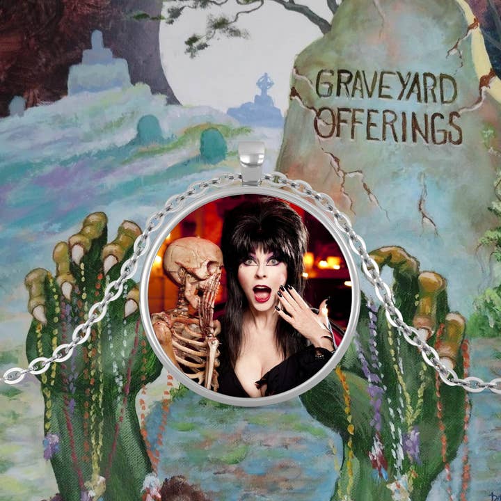 Collier Elvira pour la vente par Graveyard Offerings