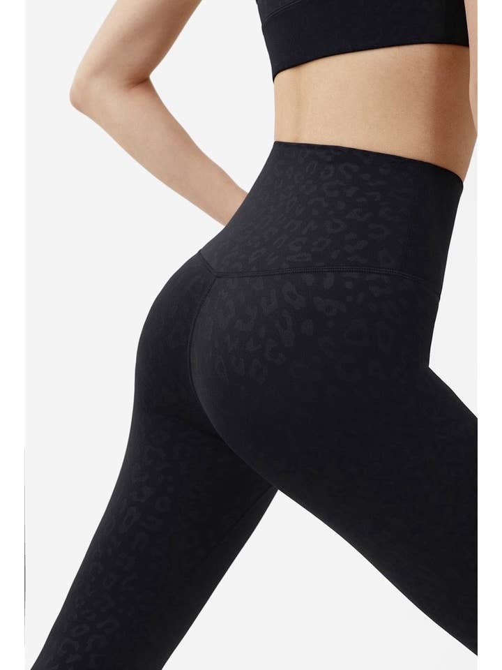 Belsize Activewear - Wholesale Athletic/Lounge Leggings - Women's - Black Leopard Leggings