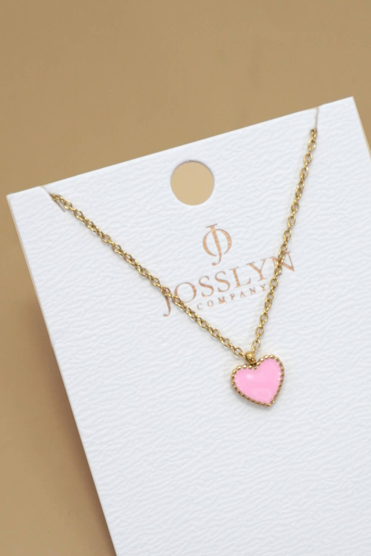 JOSSLYN by wall to wall – Großhandel Kette mit Anhänger/Charm – 18K EDELSTAHL ANLAUFSICHERE HERZKETTE | 40NK95694