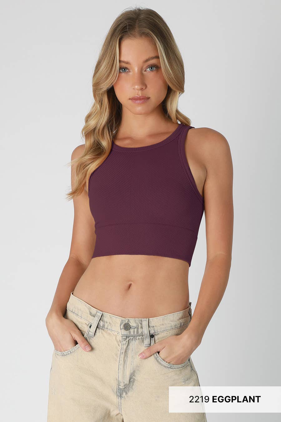 NIKIBIKI – Top de malha - Mulher por atacado – NS7933 - Top recortado Chevron Highneck43