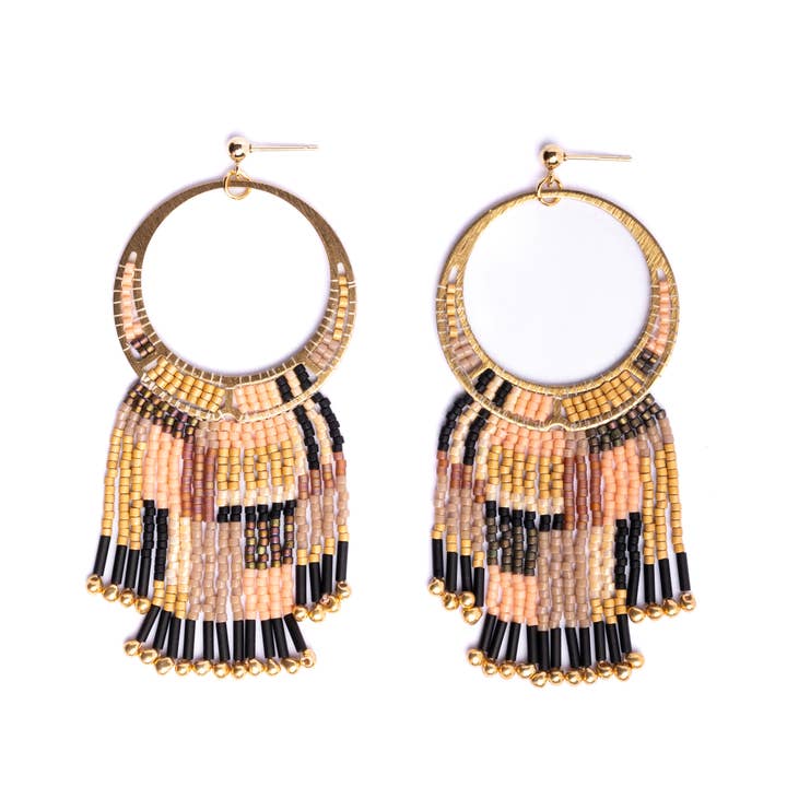 Mayana Designs Co - Wholesale Hangende/ronde oorbellen - Handgeweven geschilderde oorbellen met woestijnfranjes (blauw) met kralen4