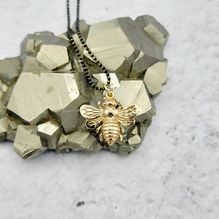 Honeybee Bronze Pendant for wholesale by Verdilune