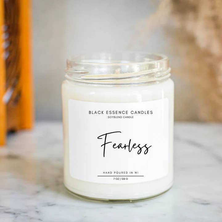 Bougie en pot remplie de parfum doux floral et salé Fearless pour la vente par Black Essence Candles
