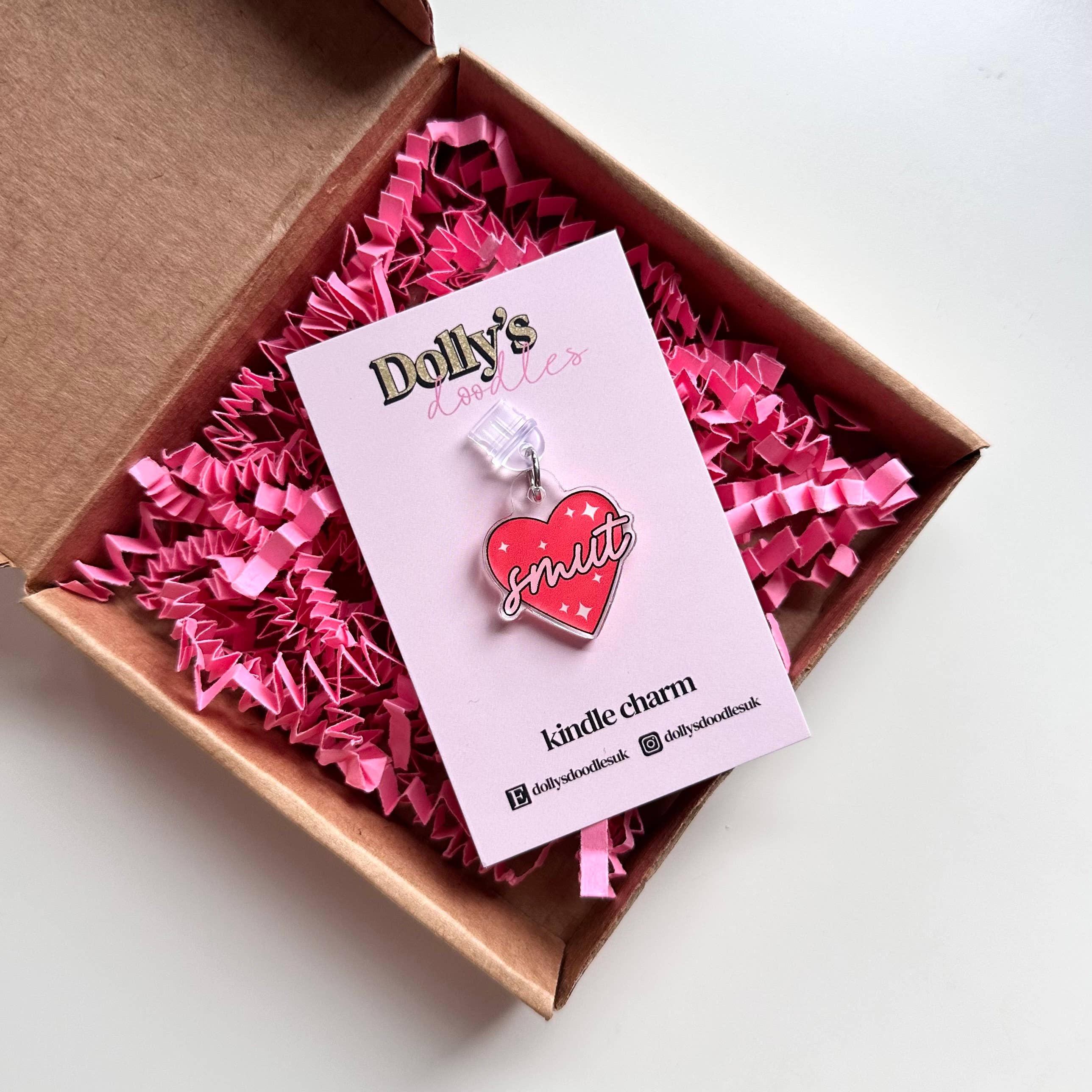 Dolly’s Doodles – wholesale Individuell berlock/hänge – Kindle Charm - Smut Heart Romance Bokklubb Läsningsgåva1