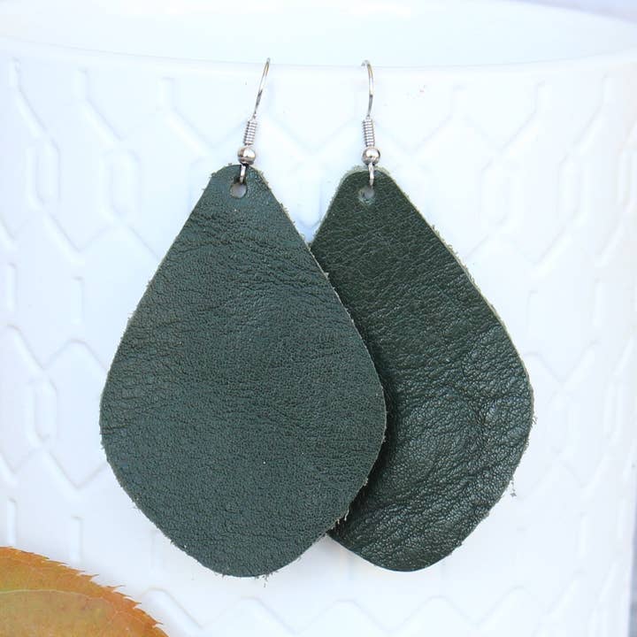 Forest Green Aspen Oorbellen voor wholesale door Ruby & Edie