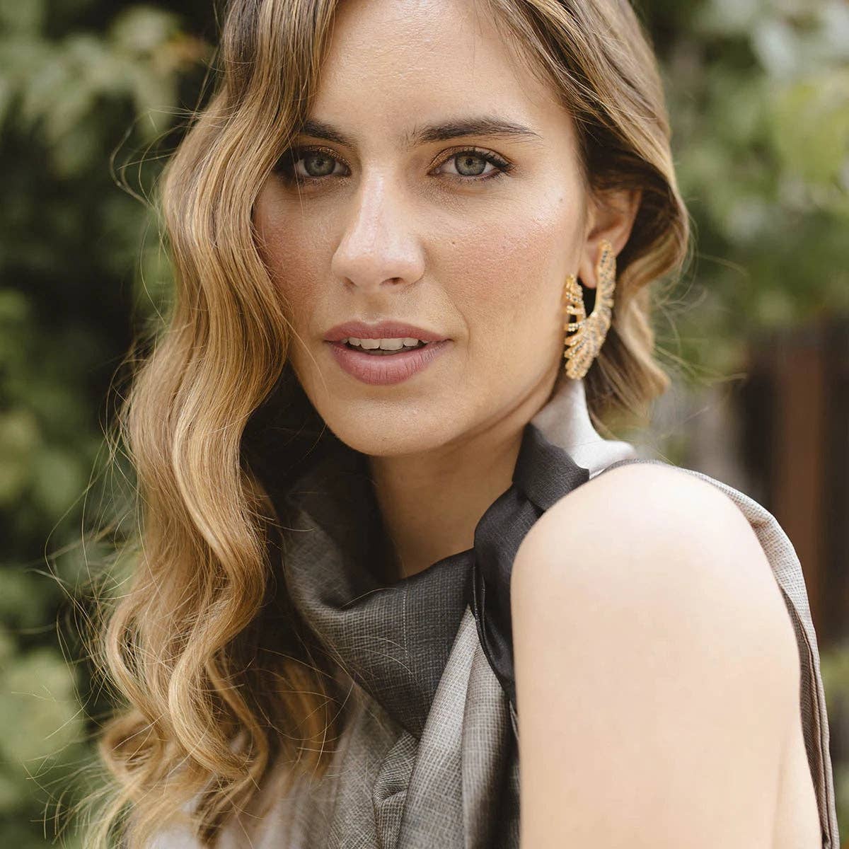 ACUS - Wholesale Dangle Earrings - Le Soleil Blue and Beige Earrings4