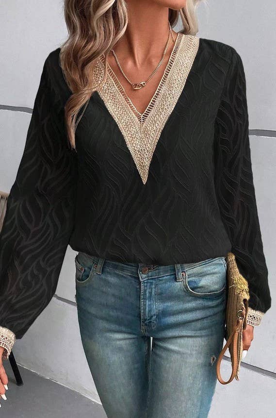 Miss Sparkling – Großhandel Bluse – Damen – Kontrastierende Spitzenbluse mit Laternenärmeln und V-Ausschnitt1