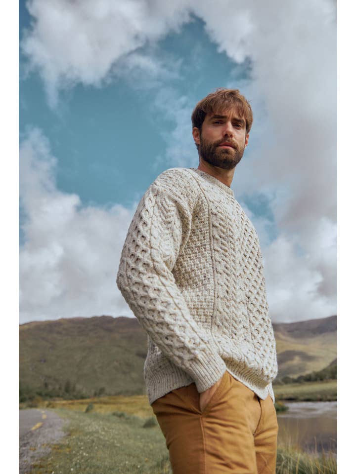 Aran Woollen Mills – Großhandel Strickpullover – Herren – Inisheer Traditioneller Aran-Pullover für Herren, cremefarben meliert