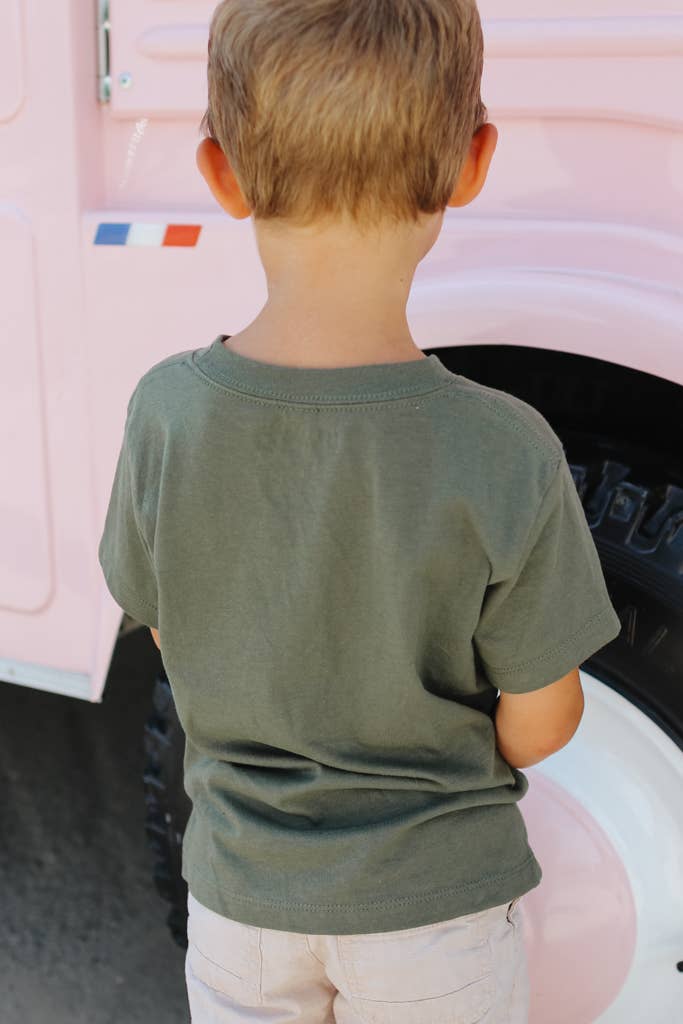 Crowned Free – Großhandel T-Shirt mit Siebdruck – Kinder – Kinder Lasst Euer Licht Leuchten T-Shirt - Grün2