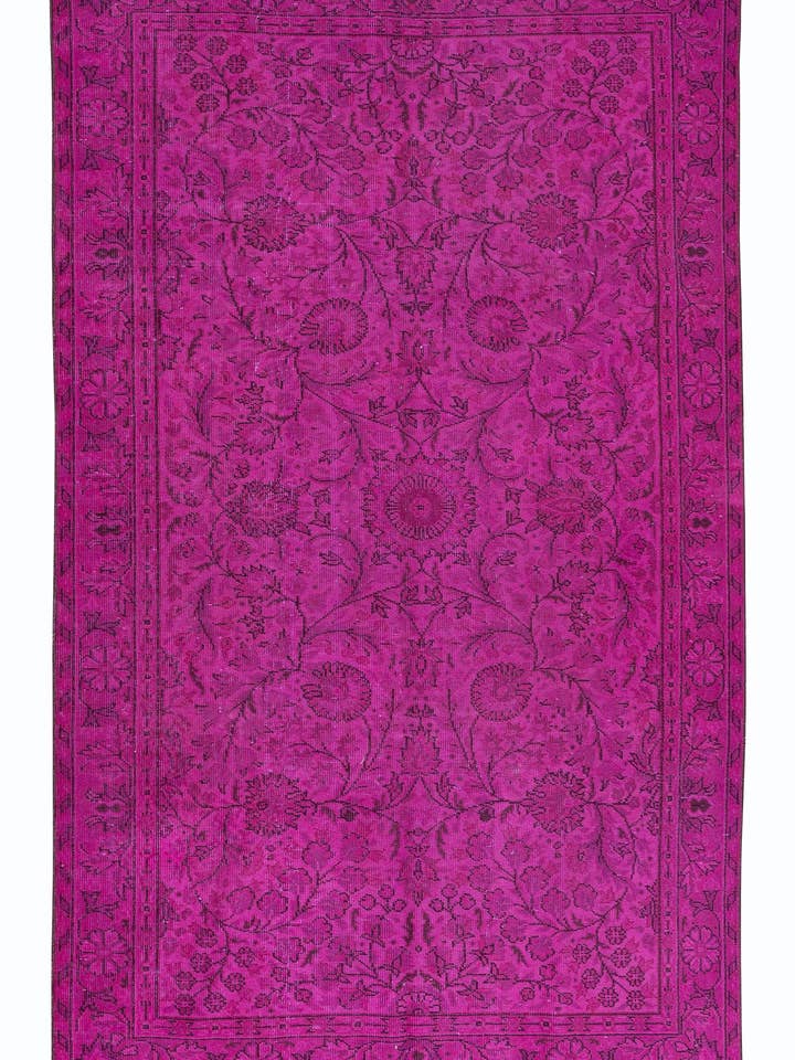 Tappeto rosa acceso fatto a mano 5,3x8,7 piedi con disegno floreale per la vendita all'ingrosso da parte di Rug Specialist LLC.