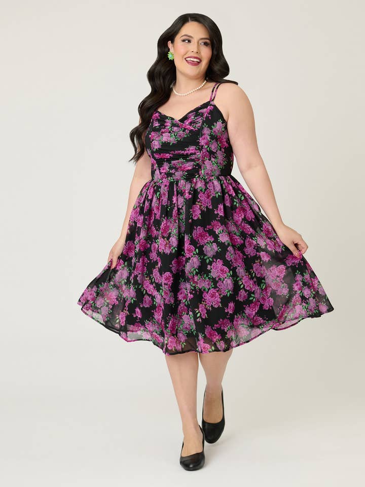 Unik Vintage Plus Size Svart & Lila Blommig Reed Swingklänning för wholesale av Unique Vintage