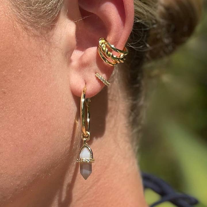 House of Au.ORA – wholesale Huggieörhängen – Miljoner Dollar Baby Huggies