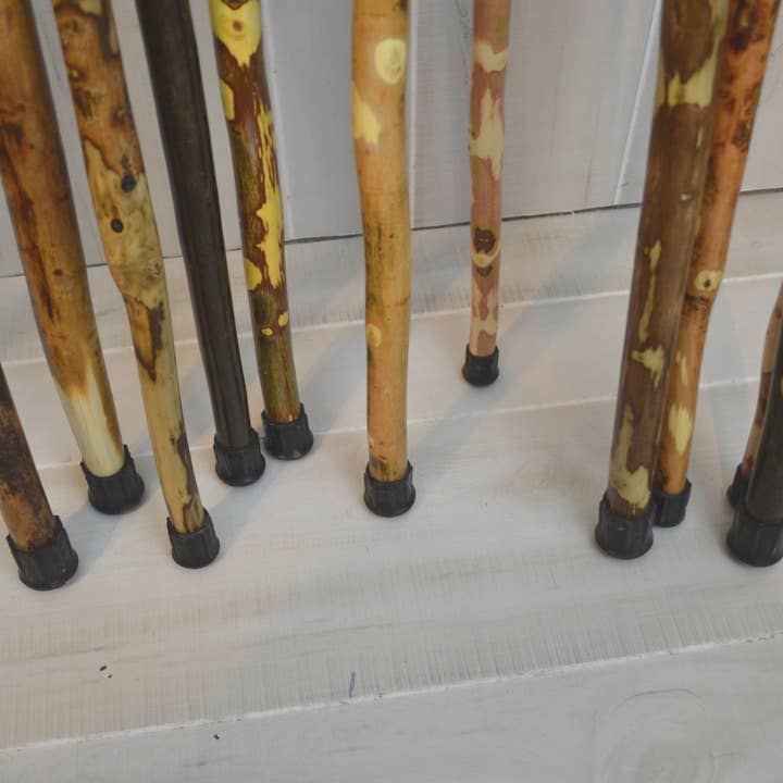 Creation Carvings LLC – Großhandel Sportliches Zubehör – Gehstock, bis zu 72 Zoll großer Wanderstock für Erwachsene1